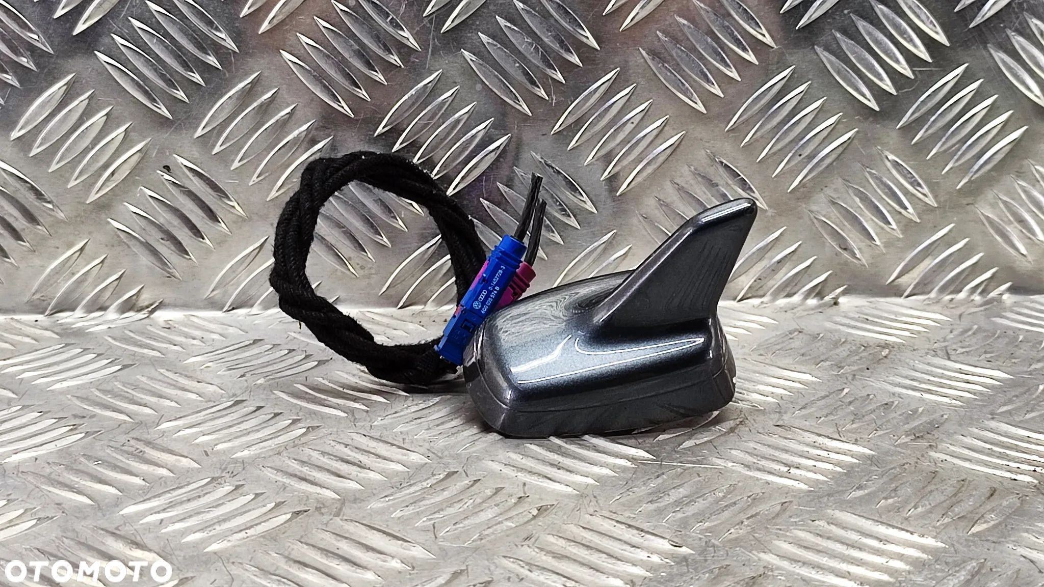 AUDI Q7 05-15R ANTENA DACHOWA DACHU REKIN GPS LZ7S 4L0035503L - 1