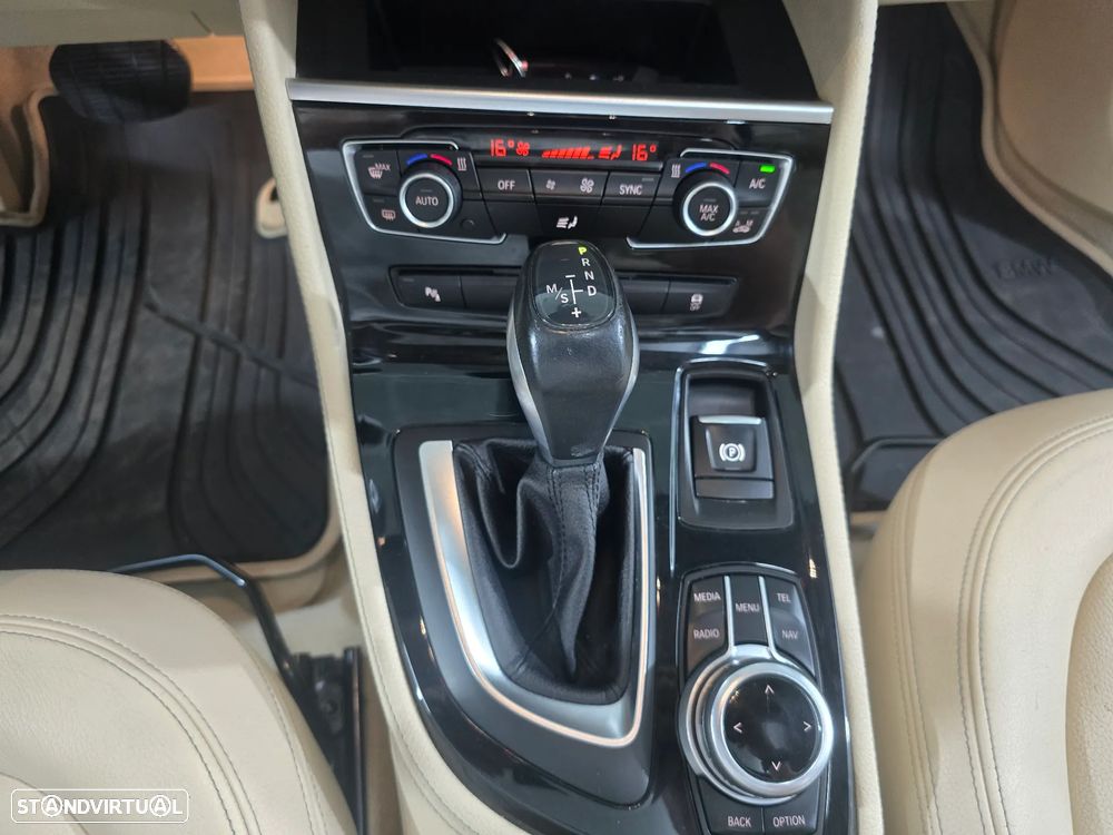 BMW 220 Active Tourer i Aut. Luxury Line - 20