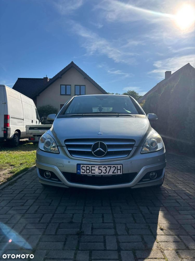 Mercedes-Benz B-Class 2009 photo 2