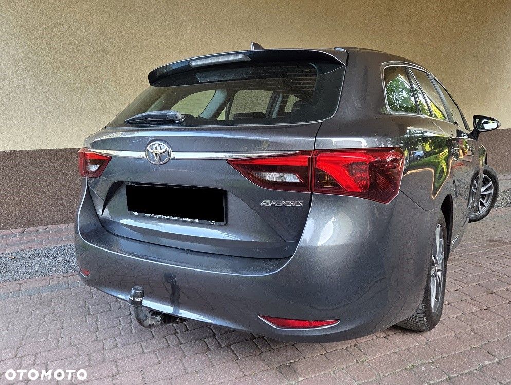 Toyota Avensis 1.8 Comfort - 8