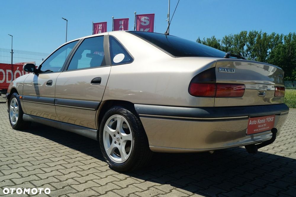 Renault Safrane - 10