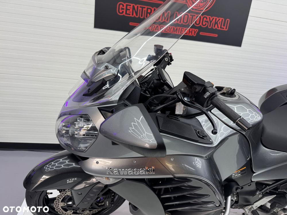 Kawasaki GTR - 33
