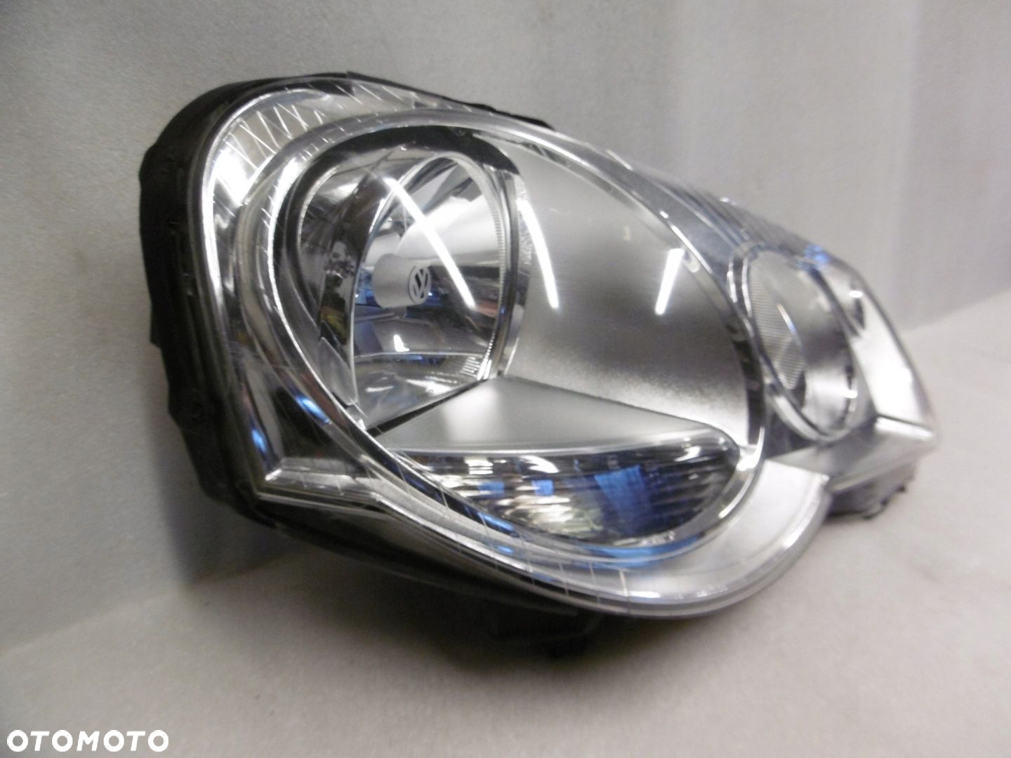 VW POLO 6Q1 LIFT - lampa przednia prawa - 2