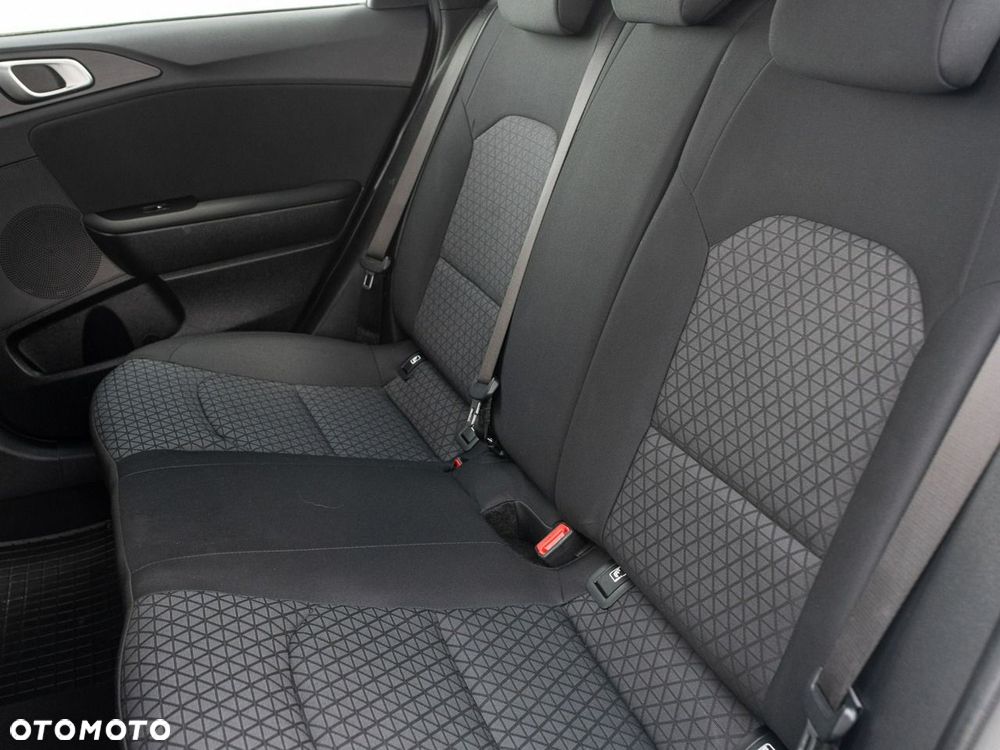 Kia Ceed - 22