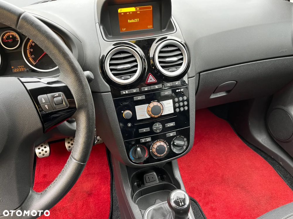 Opel Corsa 1.4 16V Cosmo - 14