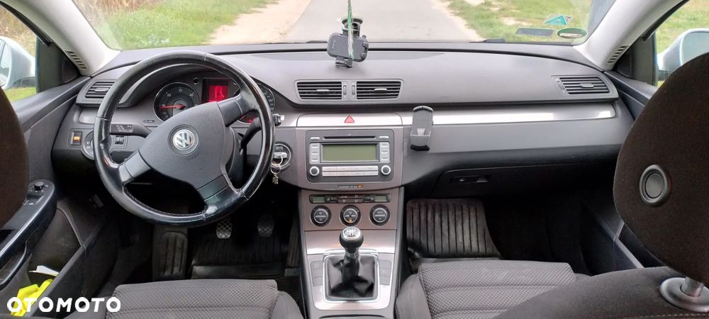 Volkswagen Passat 1.9 TDI Comfortline - 16