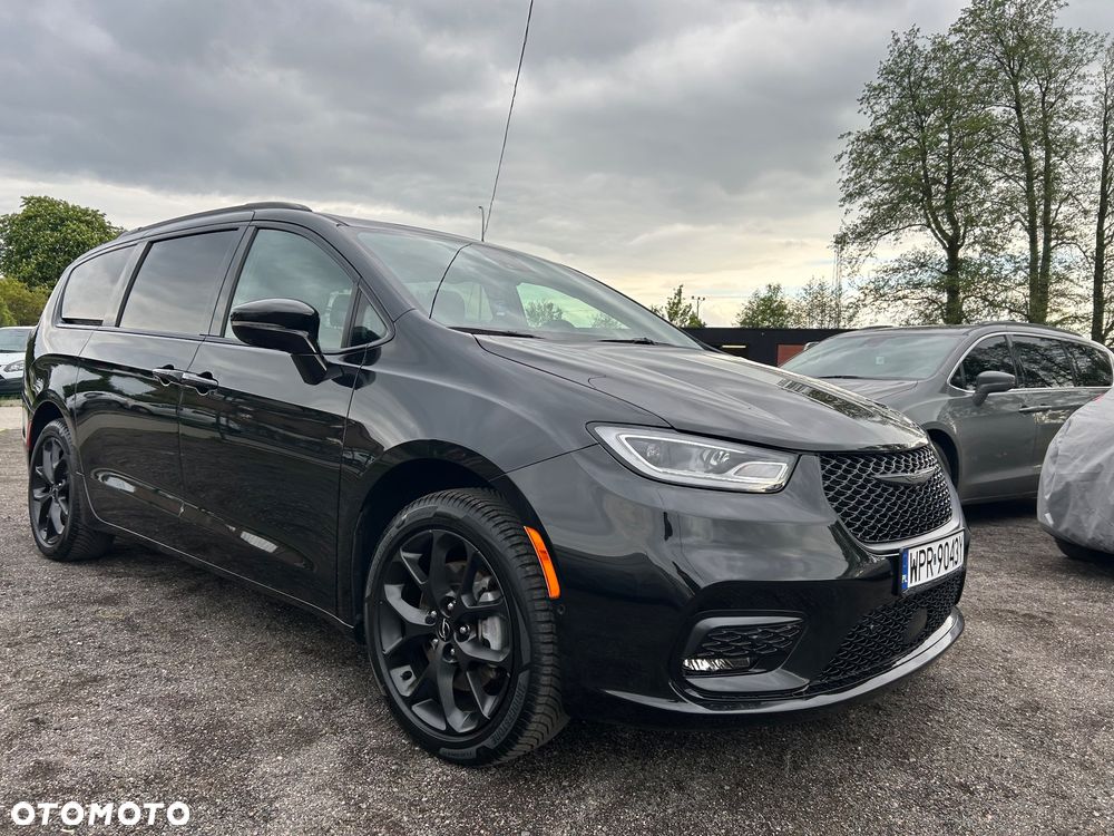 Chrysler Pacifica - 1