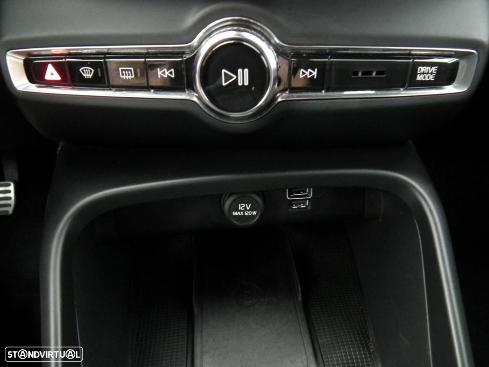 Volvo XC 40 2.0 D3 R-Design - 25