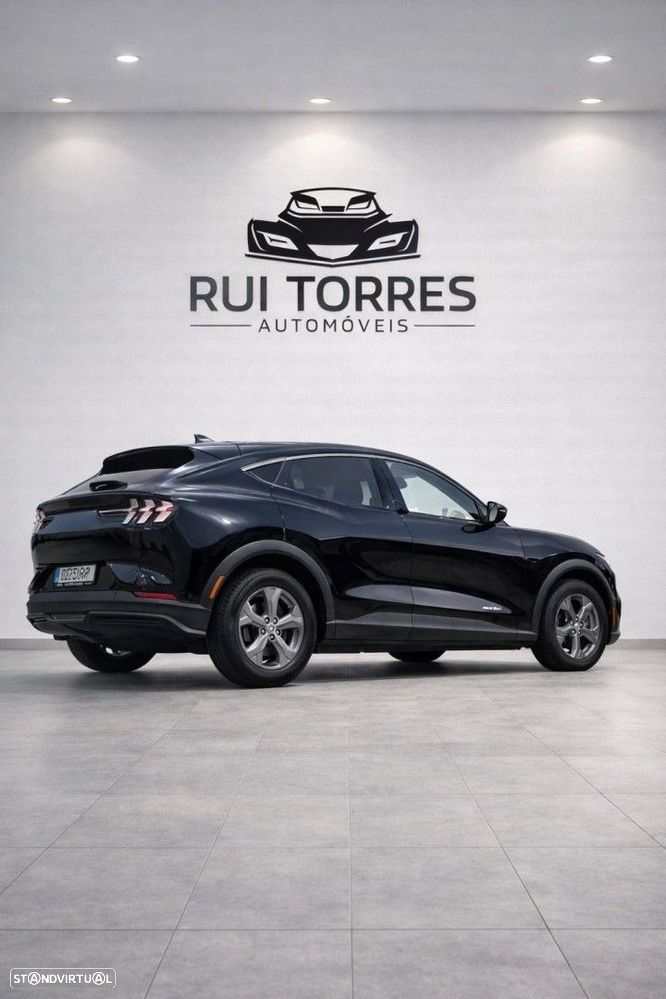 Ford Mustang Mach-E - 10