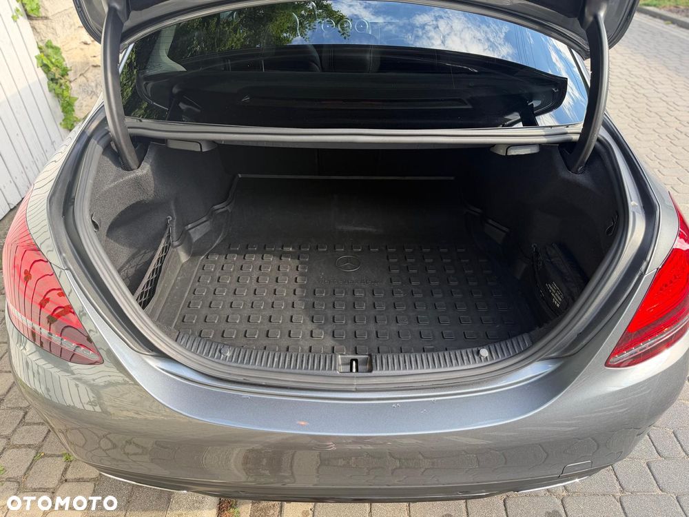 Mercedes-Benz Klasa C 220 d 4MATIC 9G-TRONIC - 11