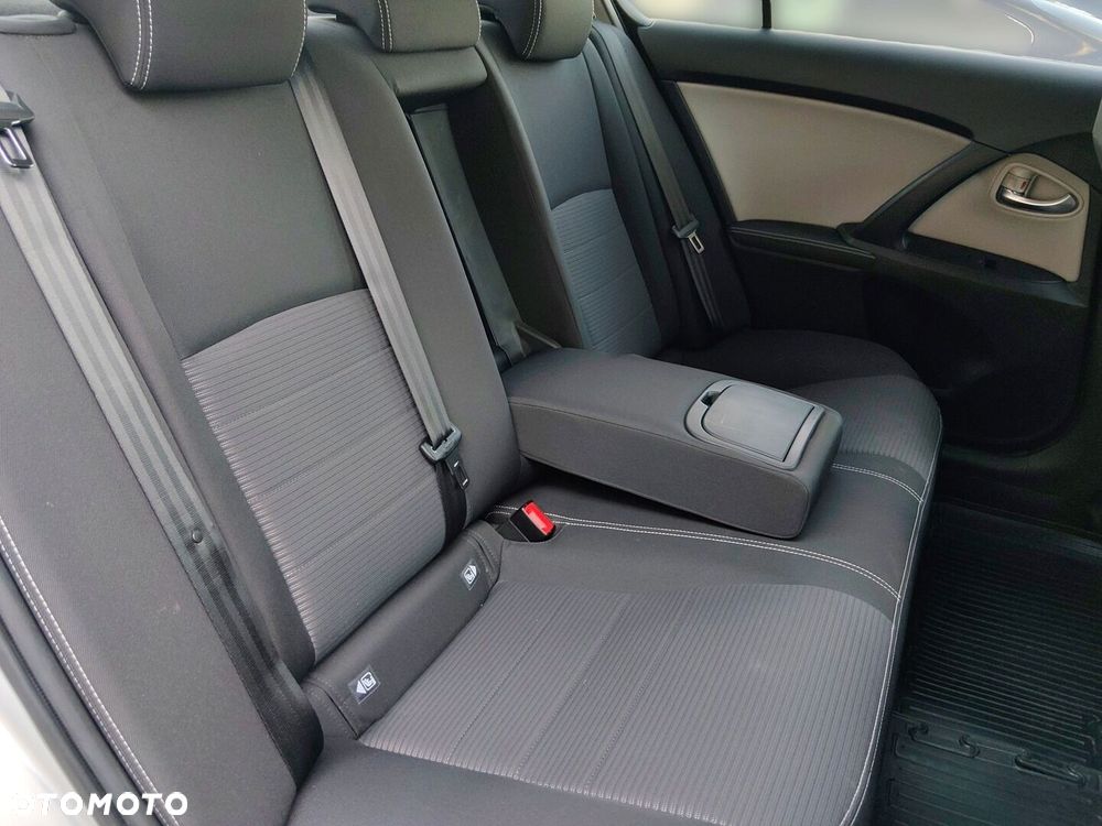 Toyota Avensis 1.8 Premium EU5 - 14