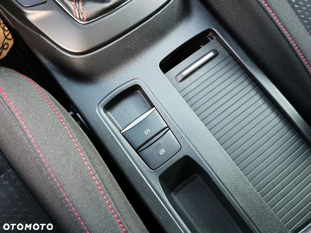 Ford Focus 1.5 EcoBoost ST-Line - 17