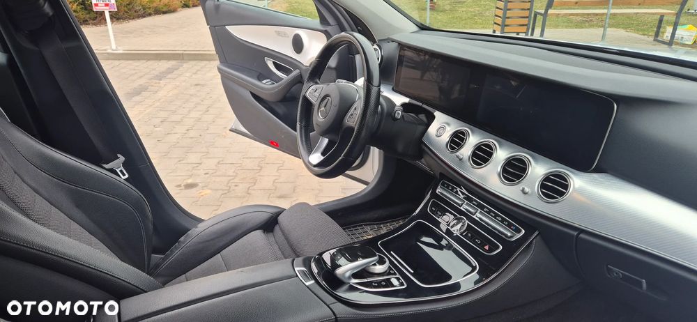 Mercedes-Benz Klasa E 220 d 4-Matic All-Terrain - 15