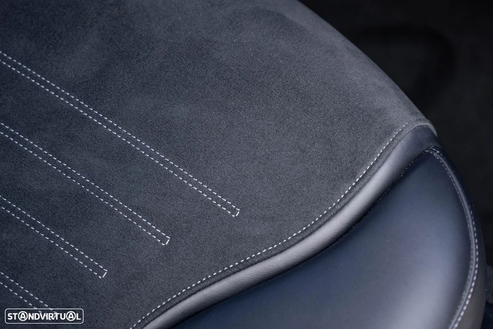 Mercedes-Benz C 300 e AMG Line - 24