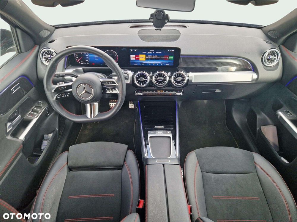 Mercedes-Benz GLB - 11