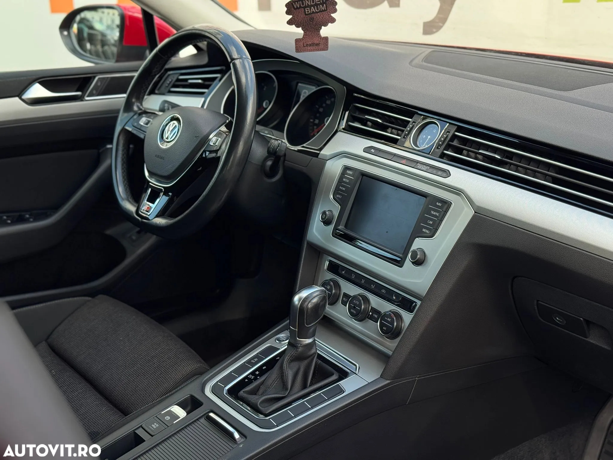 Volkswagen Passat Variant 1.6 TDI (BlueMotion Technology) DSG Comfortline - 35