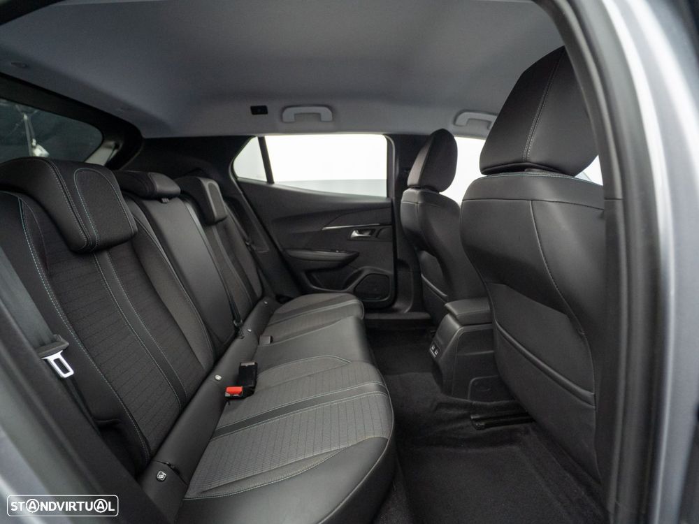 Peugeot e-2008 50 kWh Allure Pack - 39