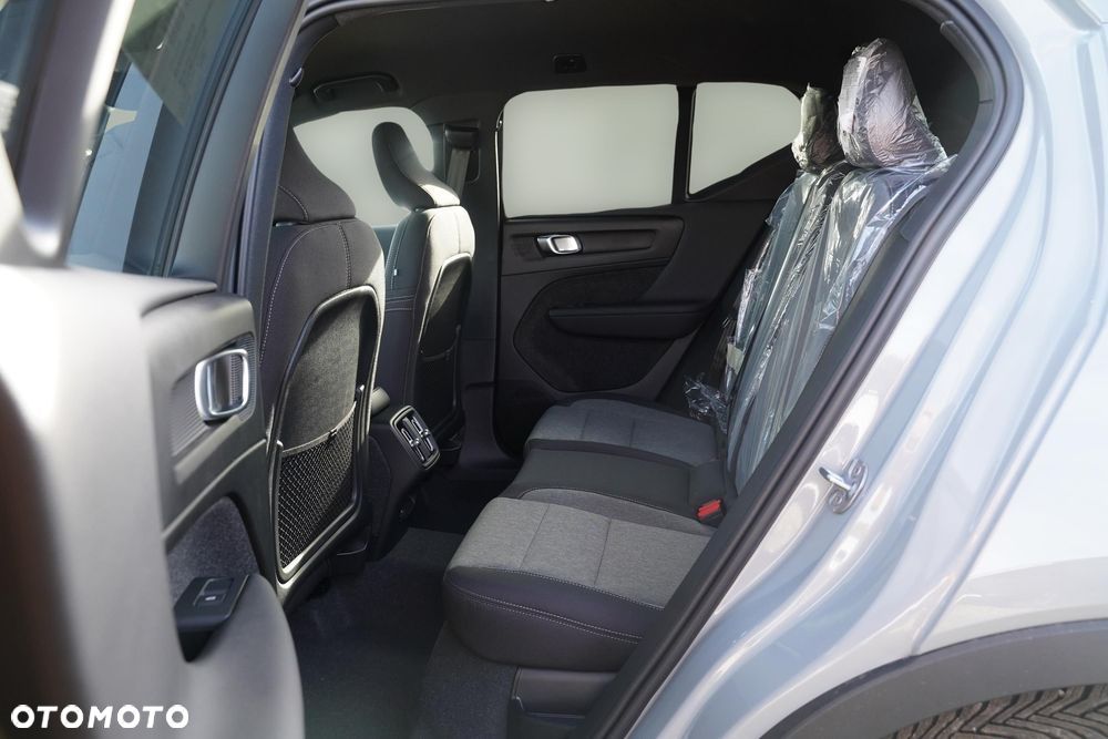 Volvo XC 40 B3 Plus Dark - 10