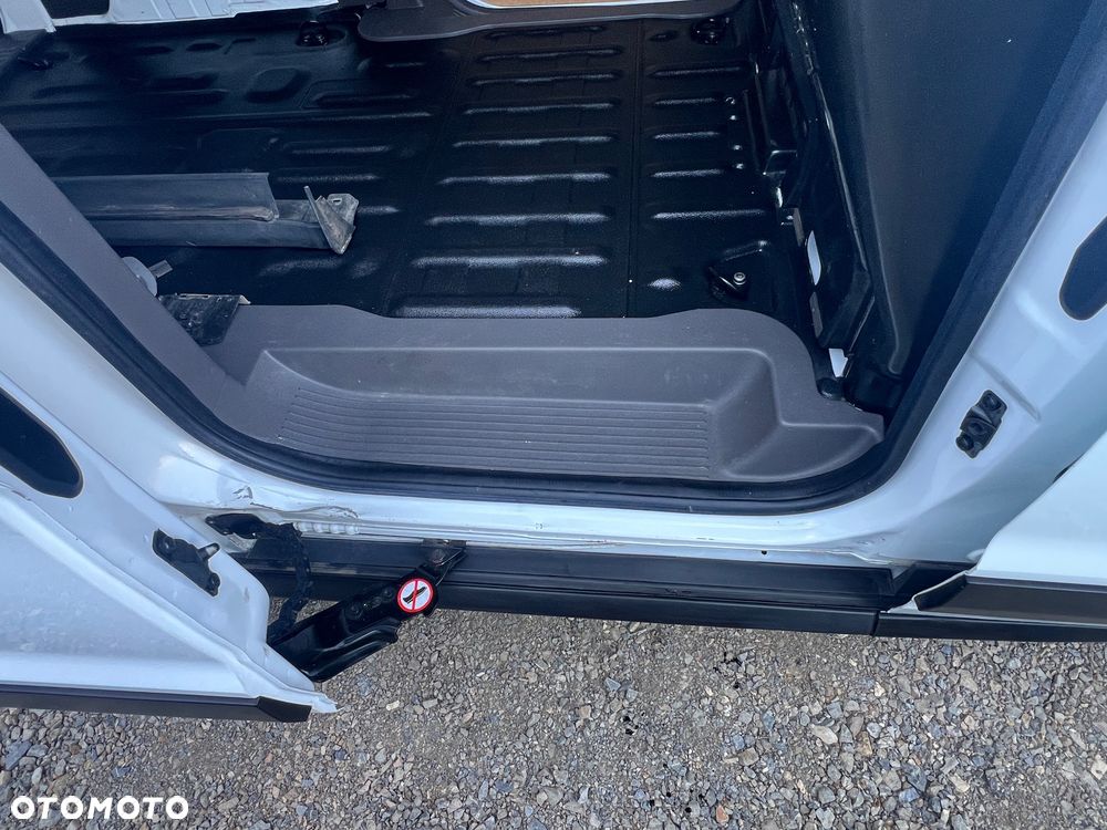 Ford Transit Connect - 33