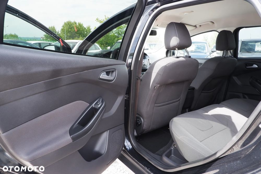 Ford Focus 1.6 Trend Sport - 28