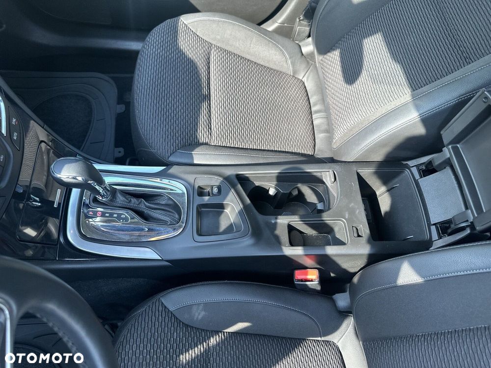 Opel Insignia 1.6 T Cosmo - 23