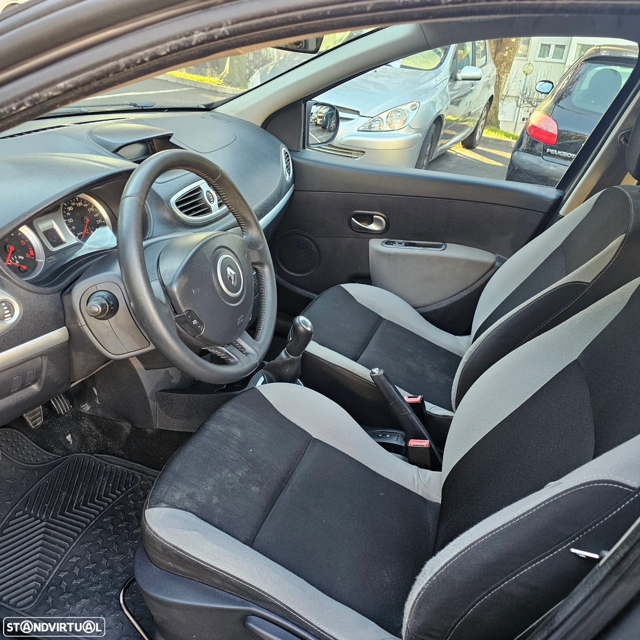 Renault Clio 1.5 dCi Dynamique S - 21