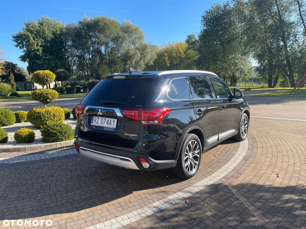 Mitsubishi Outlander - 8