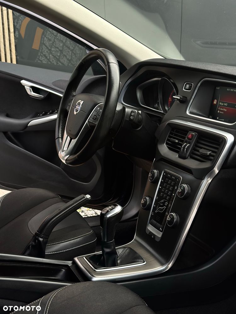 Volvo V40 D4 Drive-E Momentum - 18