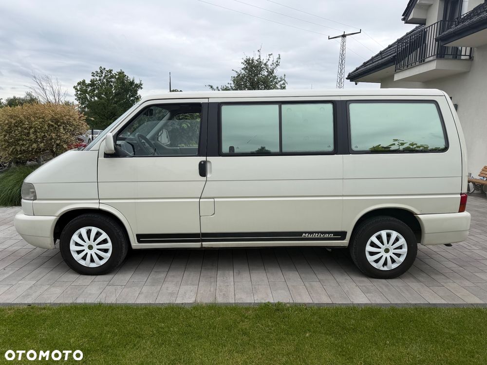 Volkswagen Multivan Standard - 2