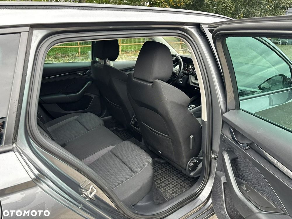 Skoda Octavia 2.0 TDI Ambition DSG - 18
