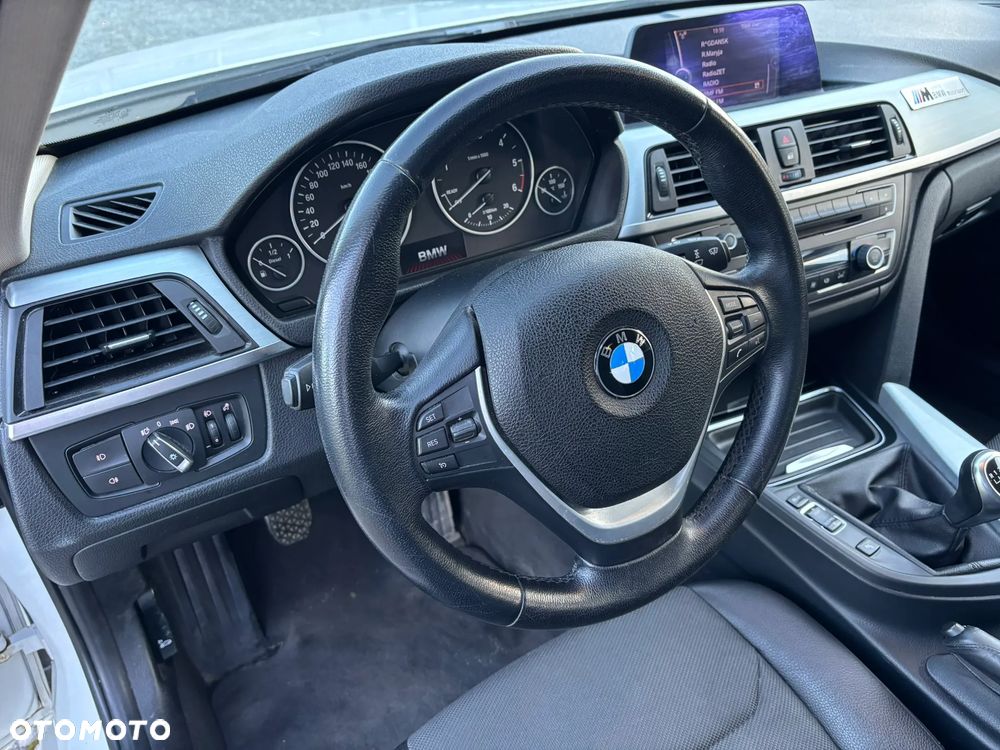 BMW Seria 3 320d Efficient Dynamics Edition Modern Line - 13