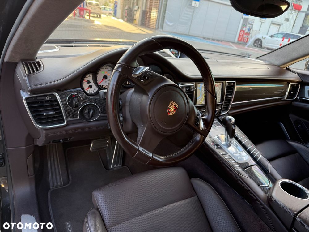 Porsche Panamera Turbo - 38