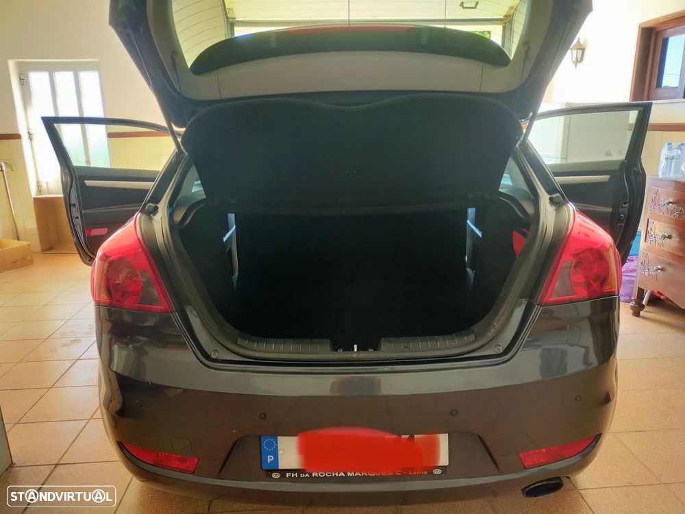 Kia Ceed S Coupé 1.6 CRDi EX — fotografia 12