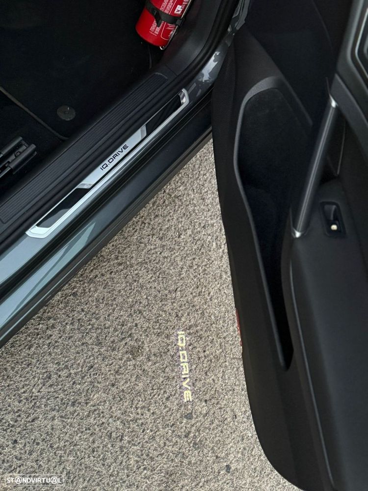 VW Golf Variant 1.6 TDi SCR IQ.DRIVE - 31