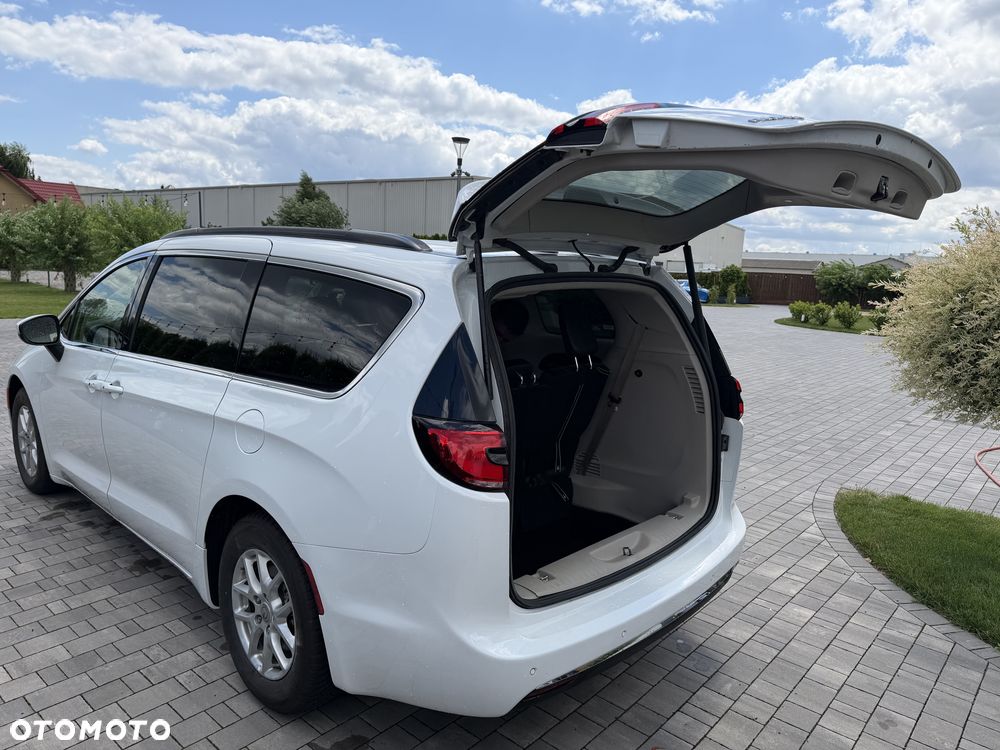 Chrysler Pacifica - 8