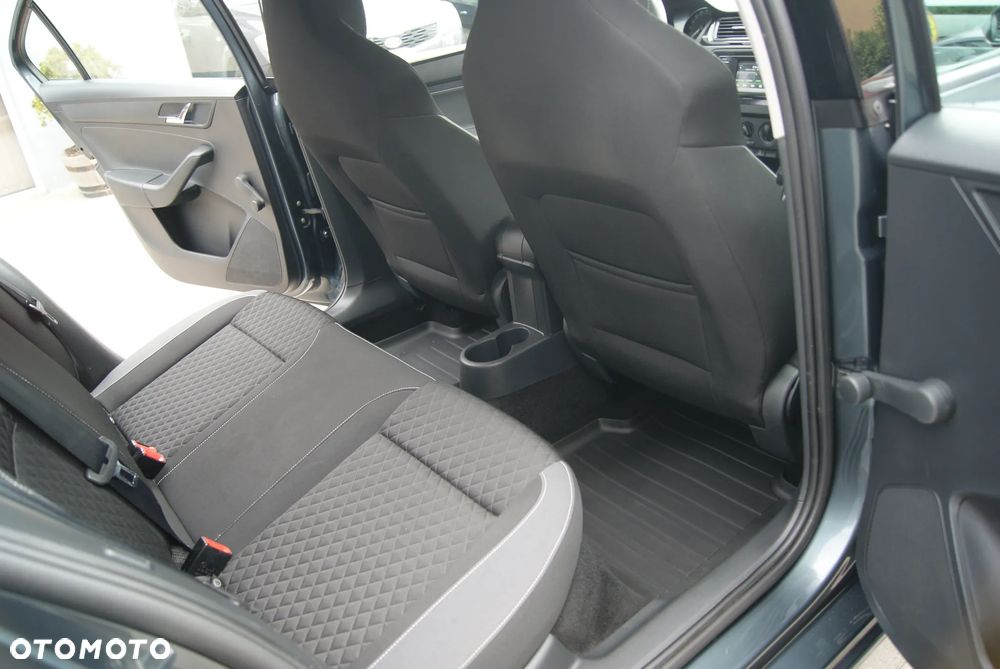 Skoda RAPID 1.2 TSI Style - 16