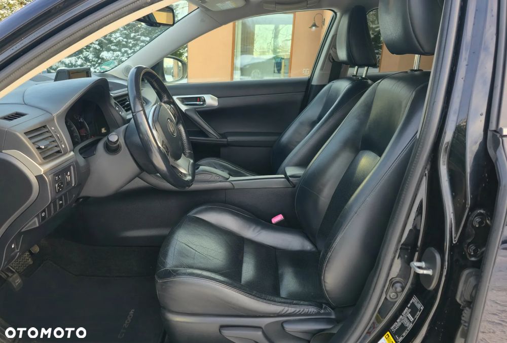 Lexus CT 200h Prestige - 12