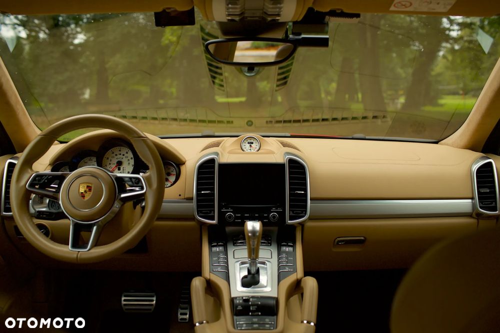 Porsche Cayenne GTS - 18