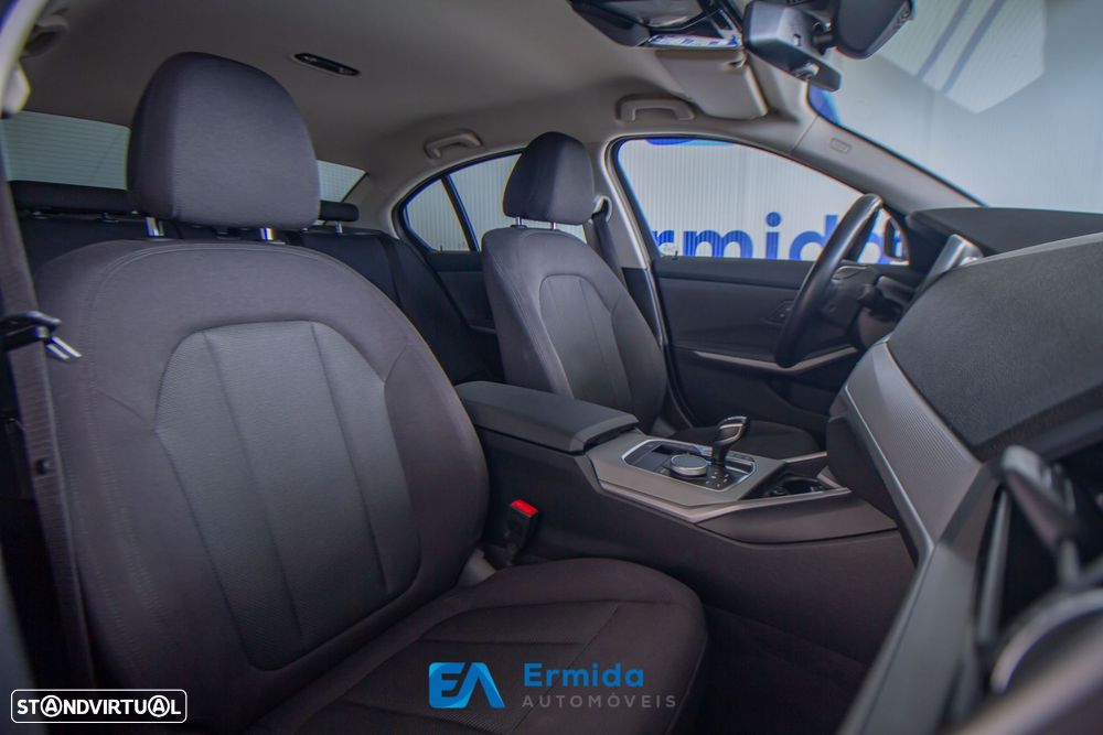 BMW 330 e Auto - 21
