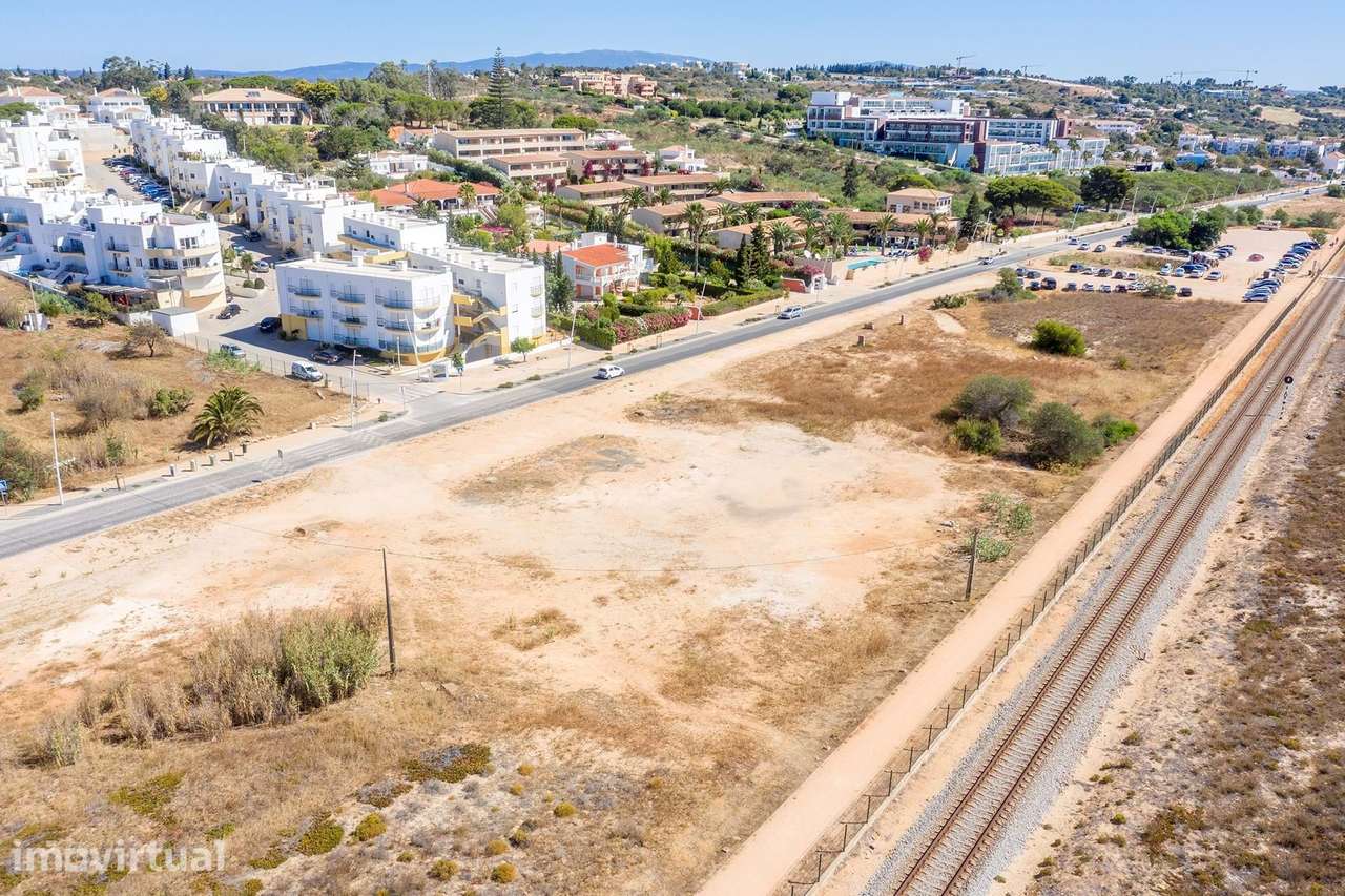 MAGNIFICO LOTE DE TERRENO LOCALIZADO NA MEIA PRAIA, LAGOS - Grande imagem: 5/6