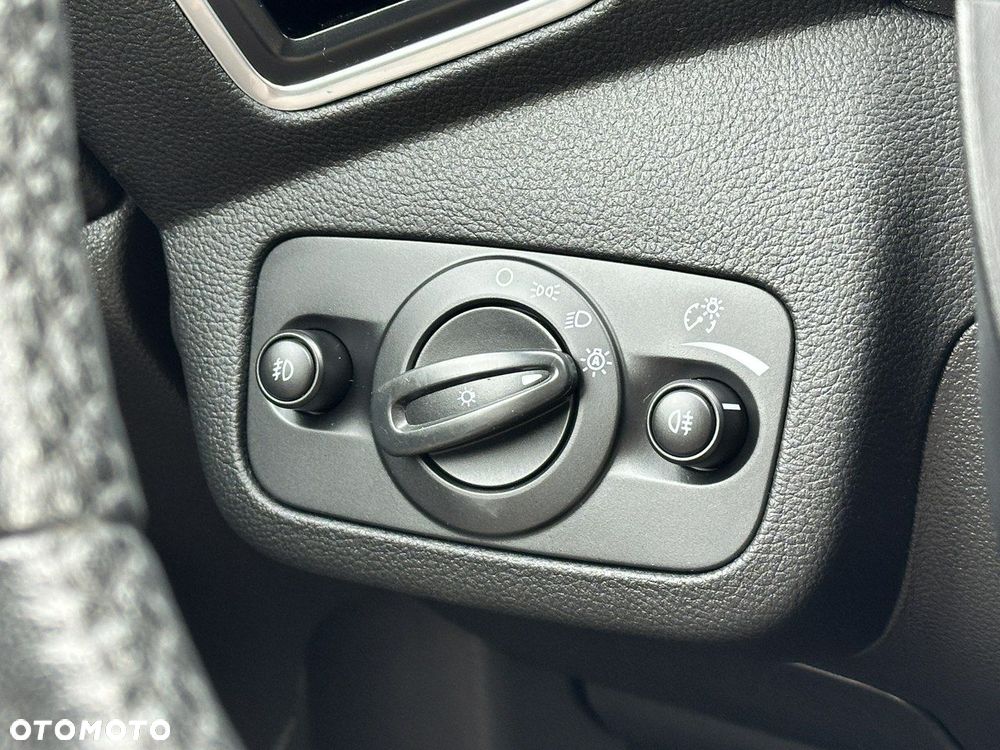 Ford Kuga 1.6 EcoBoost 2x4 Titanium - 30