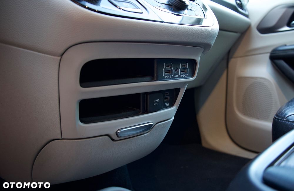 Chrysler Pacifica - 12