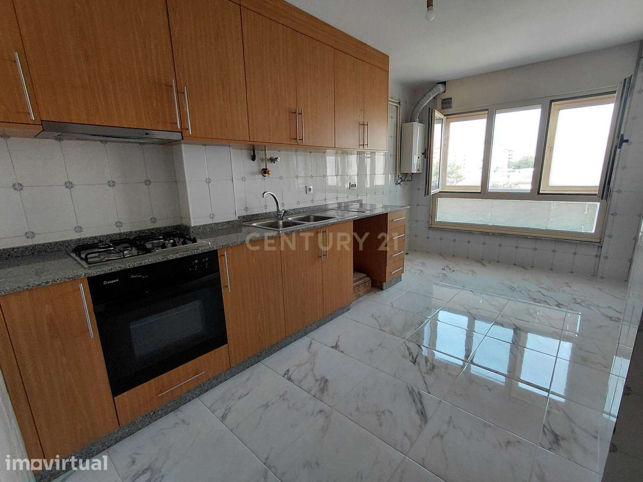 Apartamento T2 + 1  Renovado em Santa Maria Maior, Chaves - Grande imagem: 2/11
