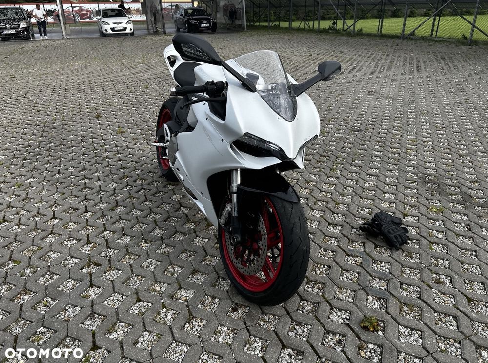 Ducati Panigale 899 - 2
