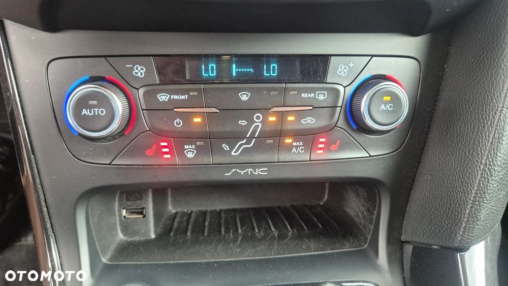 Ford Focus 1.0 EcoBoost Titanium - 22