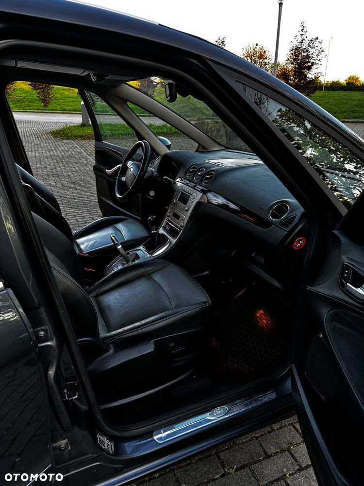 Ford Galaxy - 8