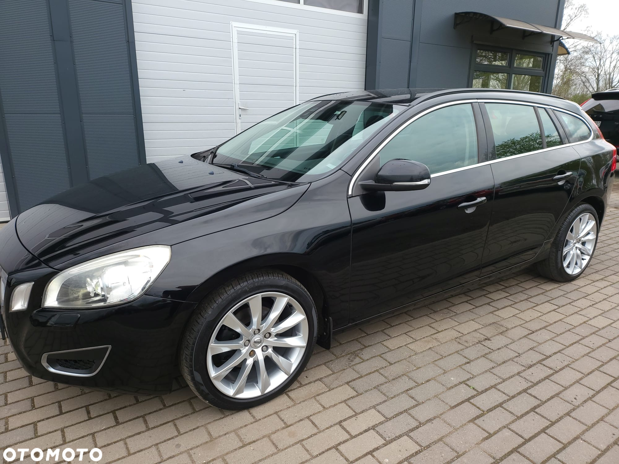 Volvo V60 D2 Momentum - 28