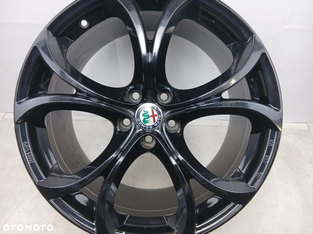 Felga Alfa Romeo Giulia KBA53034 9.5Jx19H2 ET42 - 3