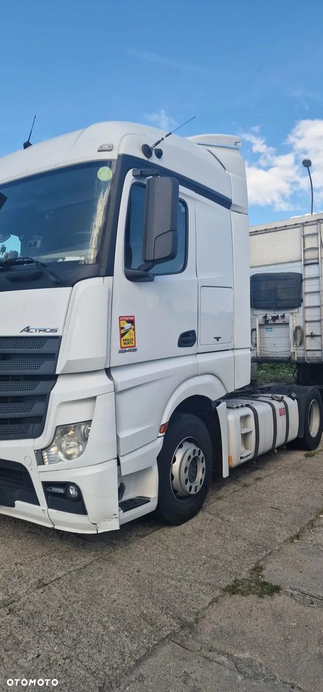 Mercedes-Benz Actros - 2