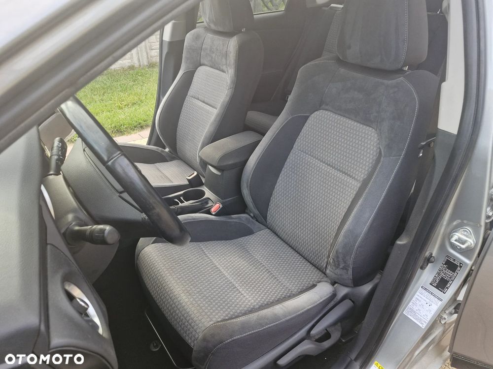 Toyota Auris - 11